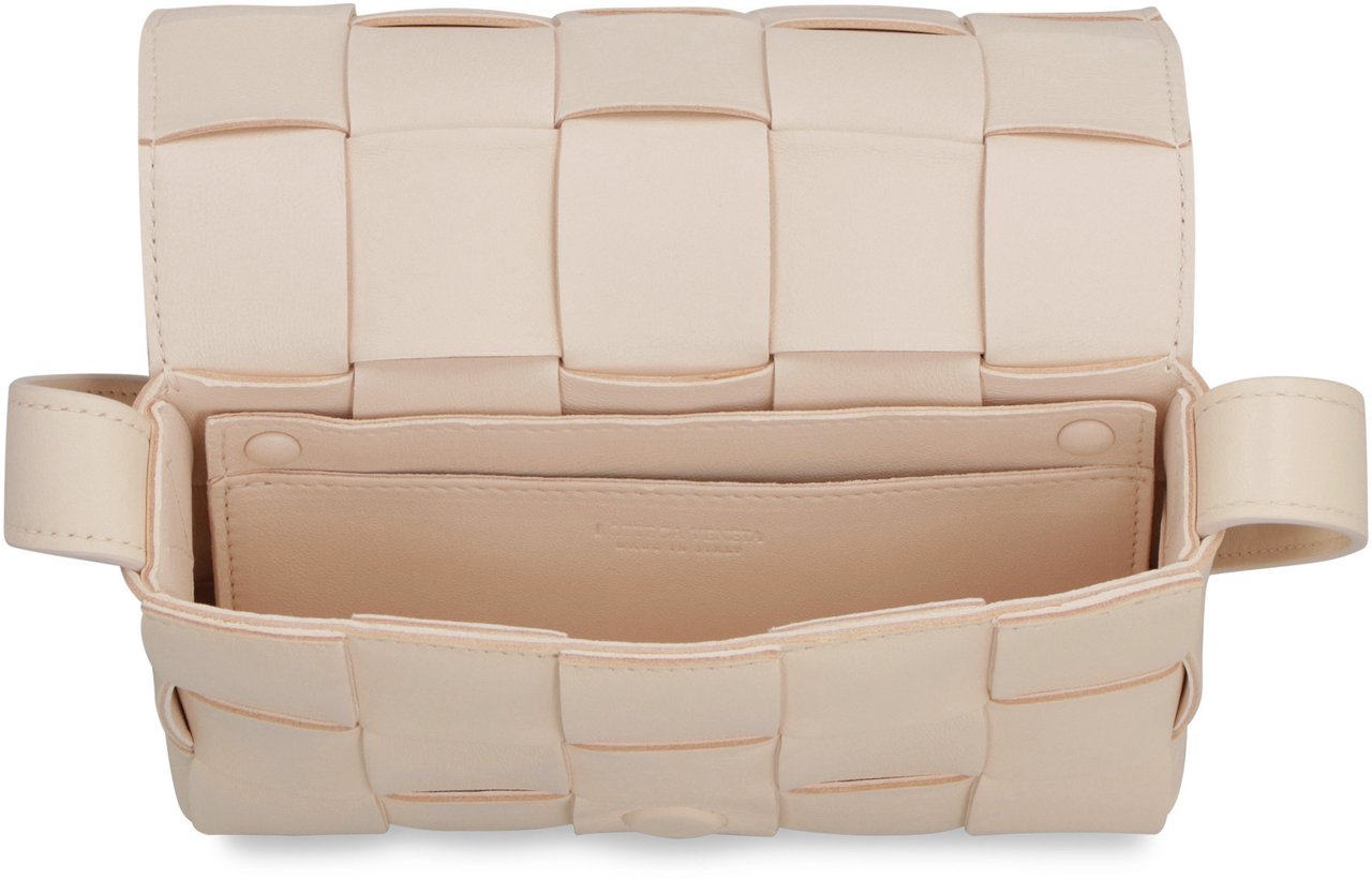 Bottega Veneta Cassette small crossbody bag Roze