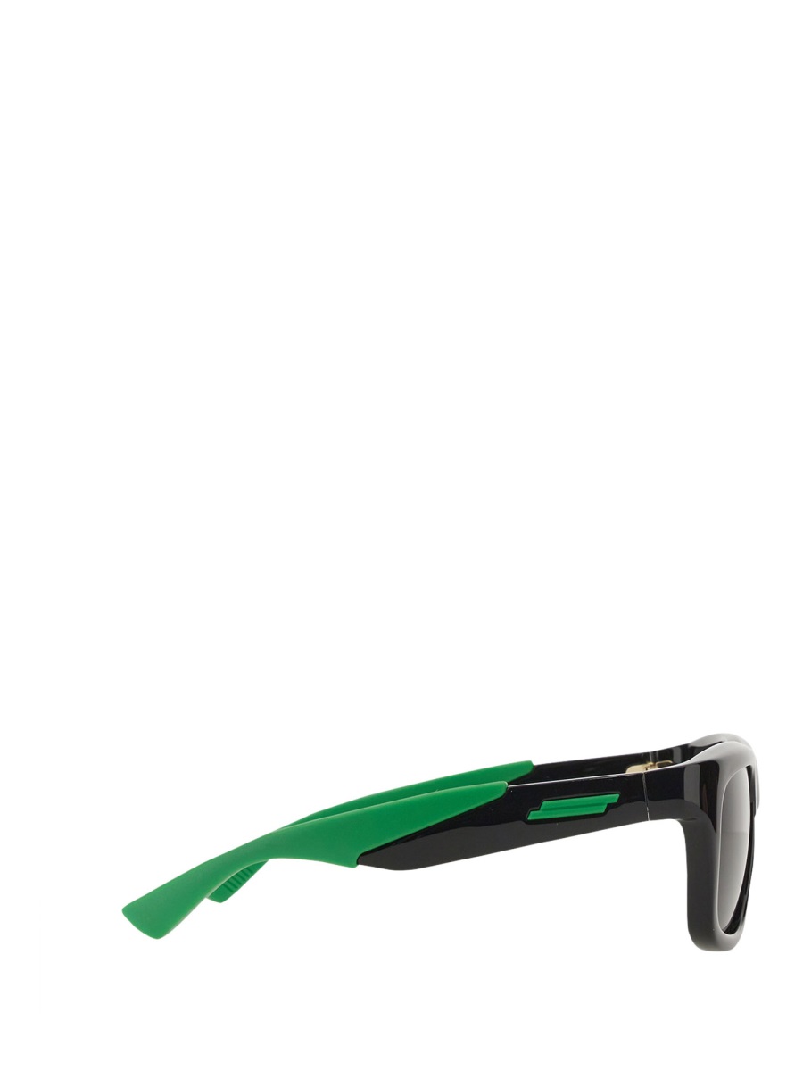 Bottega Veneta Bold Square Injected Sunglasses with Minimalist Design Zwart