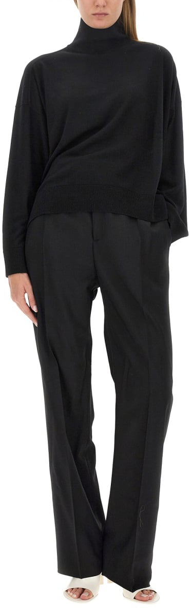 Bottega Veneta Refined Turtleneck Sweater in Soft Wool Blend Zwart