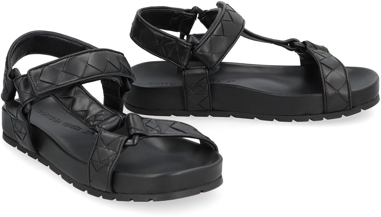 Bottega Veneta Trip Leather sandals Zwart