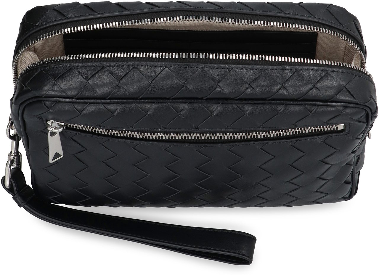 Bottega Veneta Leather pouch Zwart