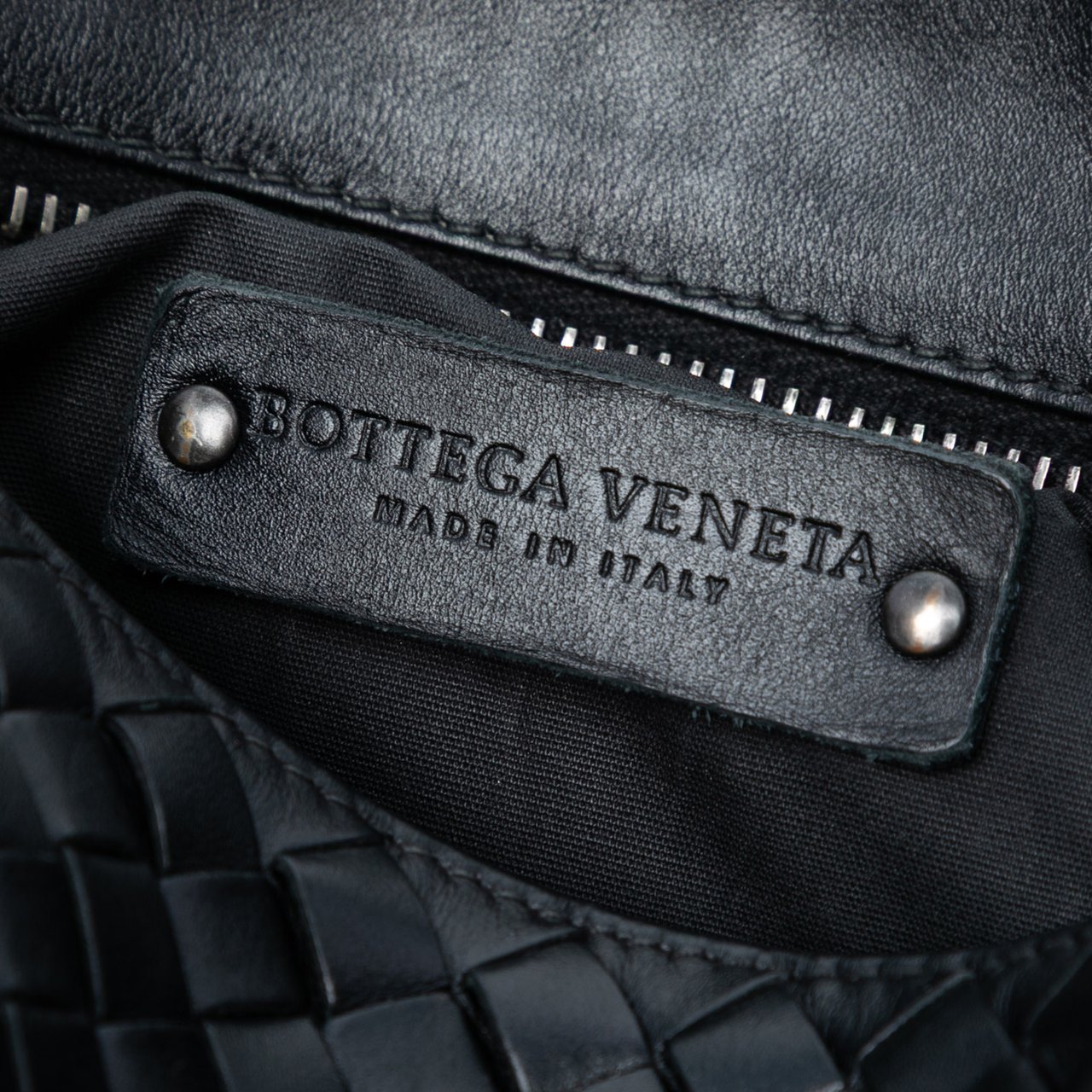 Bottega Veneta Nappa Intrecciato VN Crossbody Zwart