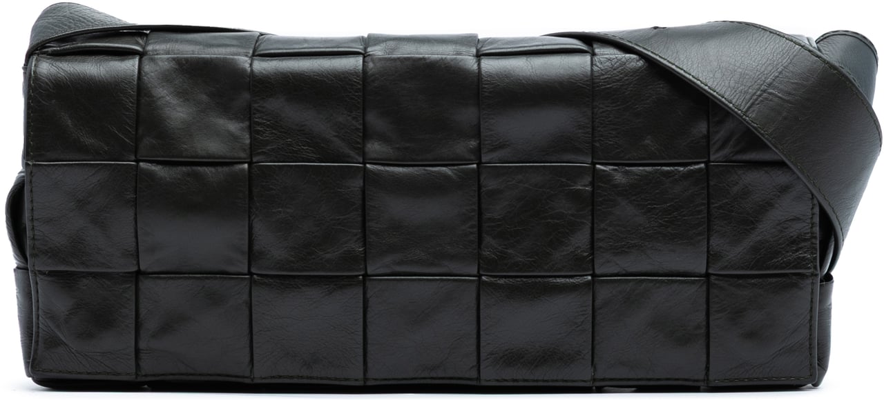 Bottega Veneta Stretch Paper Calfskin Intrecciato Cassette Crossbody Zwart