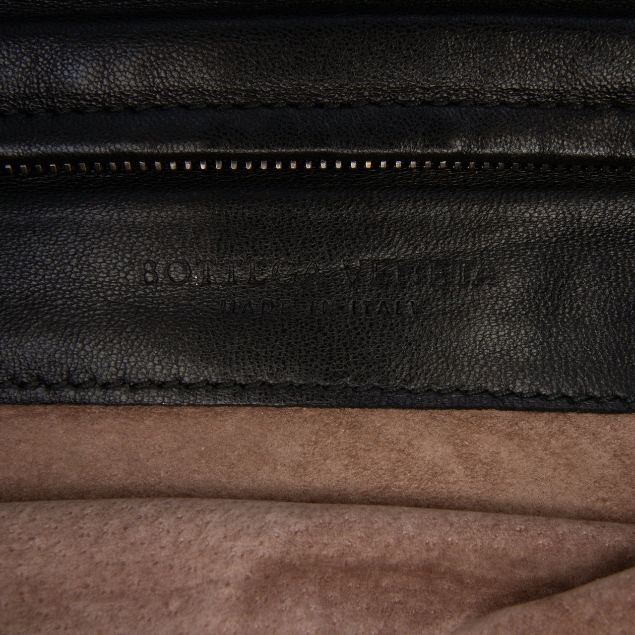 Bottega Veneta Nappa Intrecciato Turn Lock Clutch Zwart