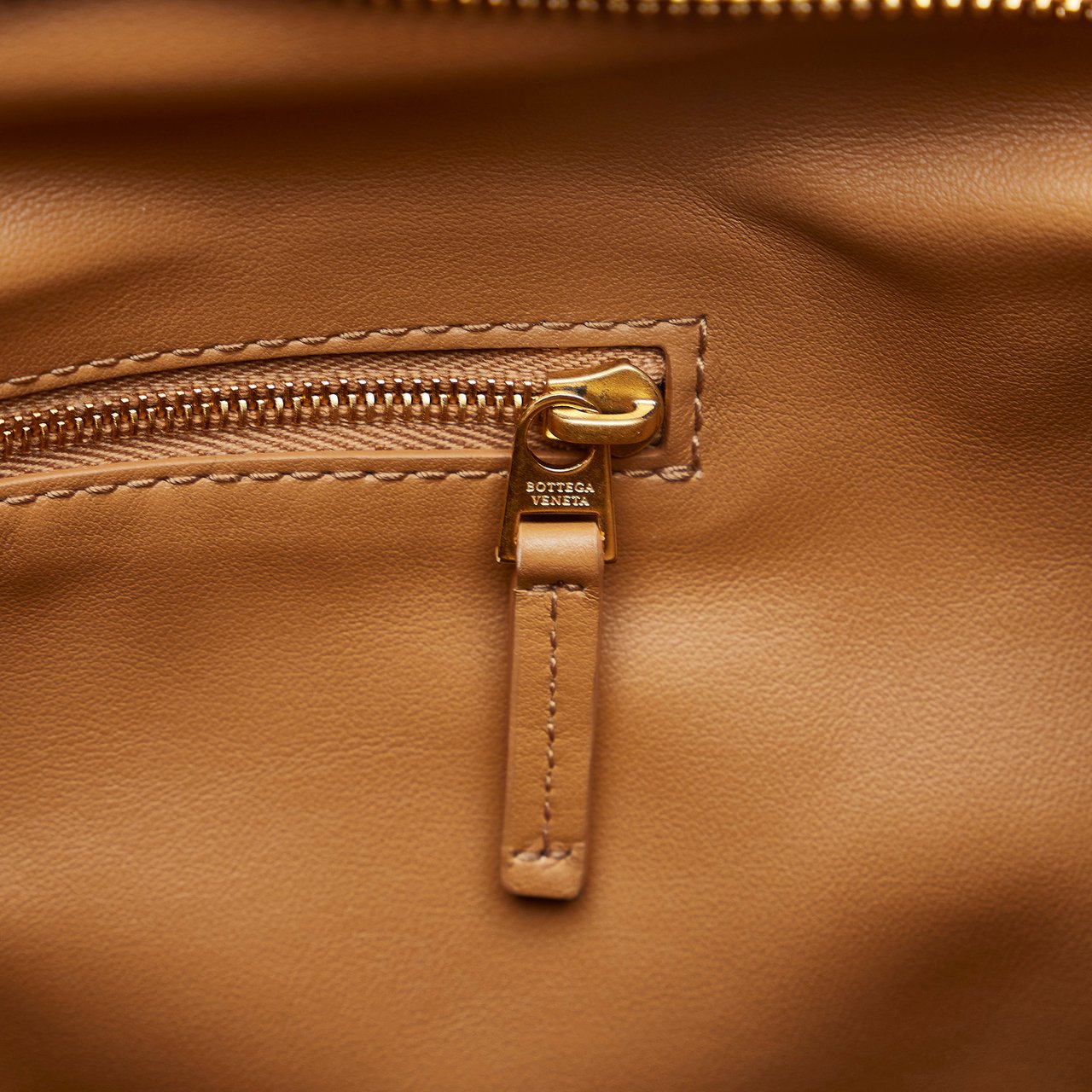 Bottega Veneta The Twist Bruin