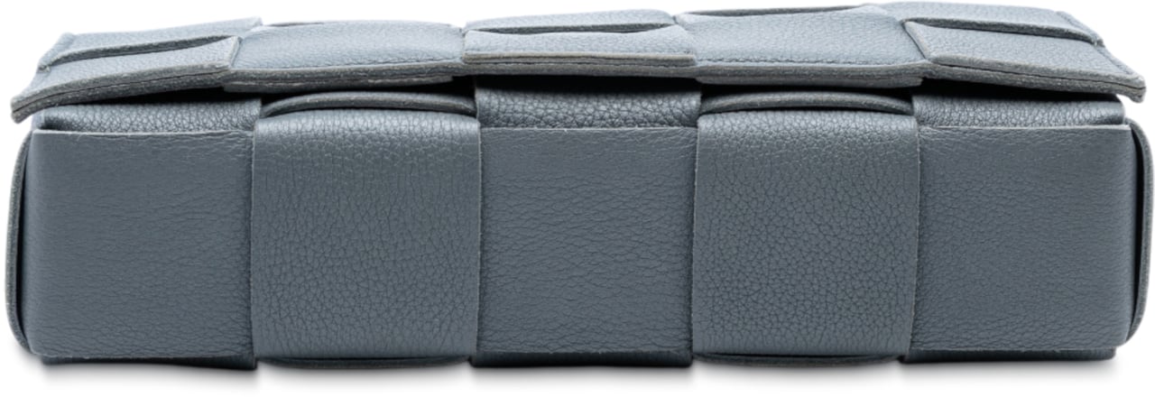 Bottega Veneta Grained Calfskin Intrecciato Cassette Crossbody Grijs