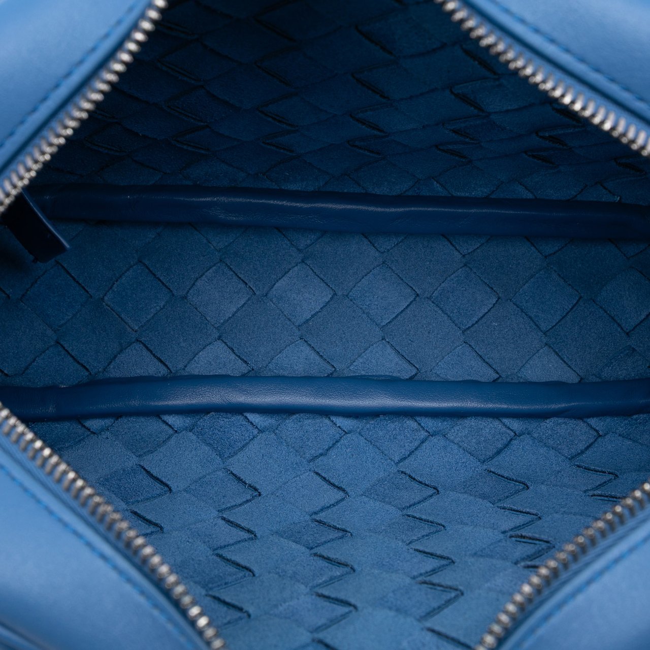 Bottega Veneta Small Nappa Intrecciato Camera Bag Blauw