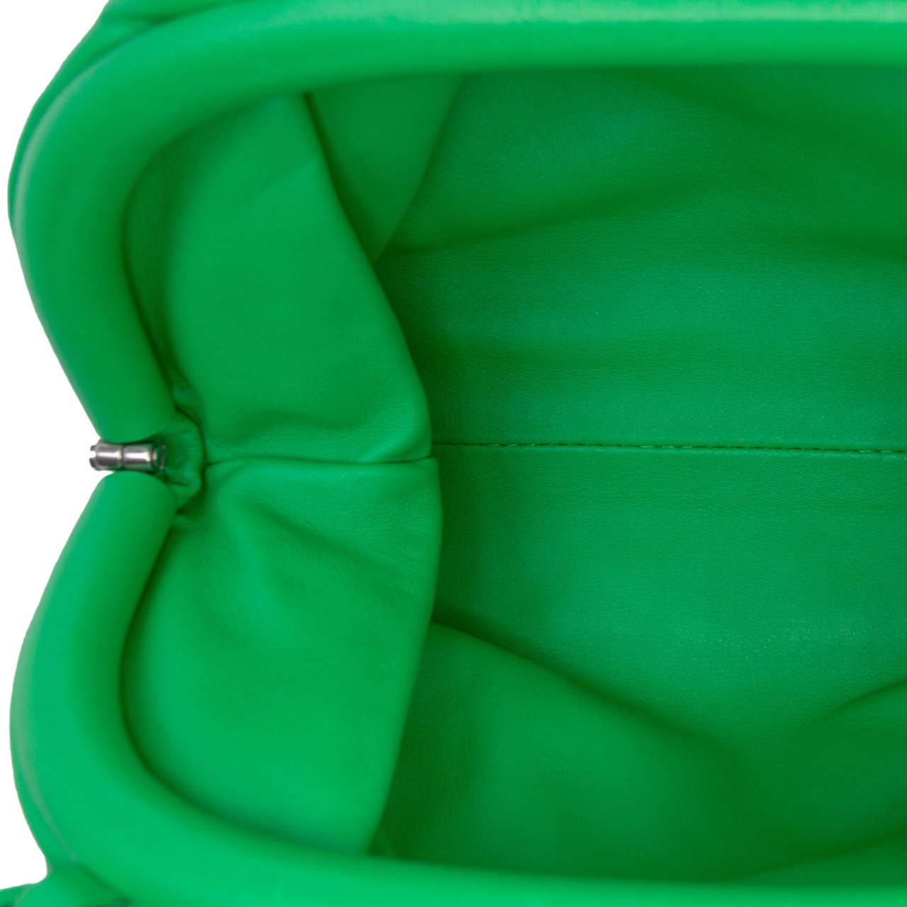 Bottega Veneta Lambskin The Mini Pouch Crossbody Groen