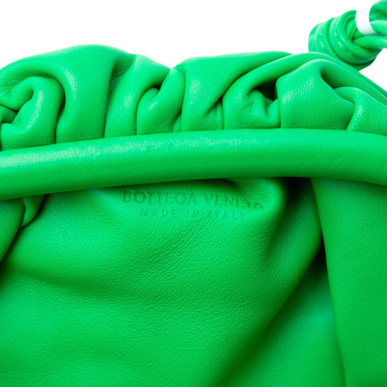 Bottega Veneta Lambskin The Mini Pouch Crossbody Groen