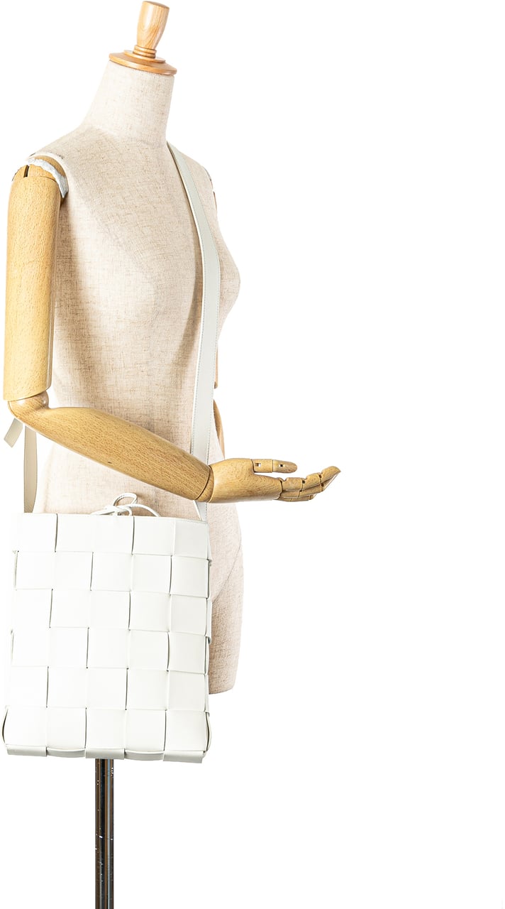 Bottega Veneta Nappa Intrecciato Cassette Messenger Wit