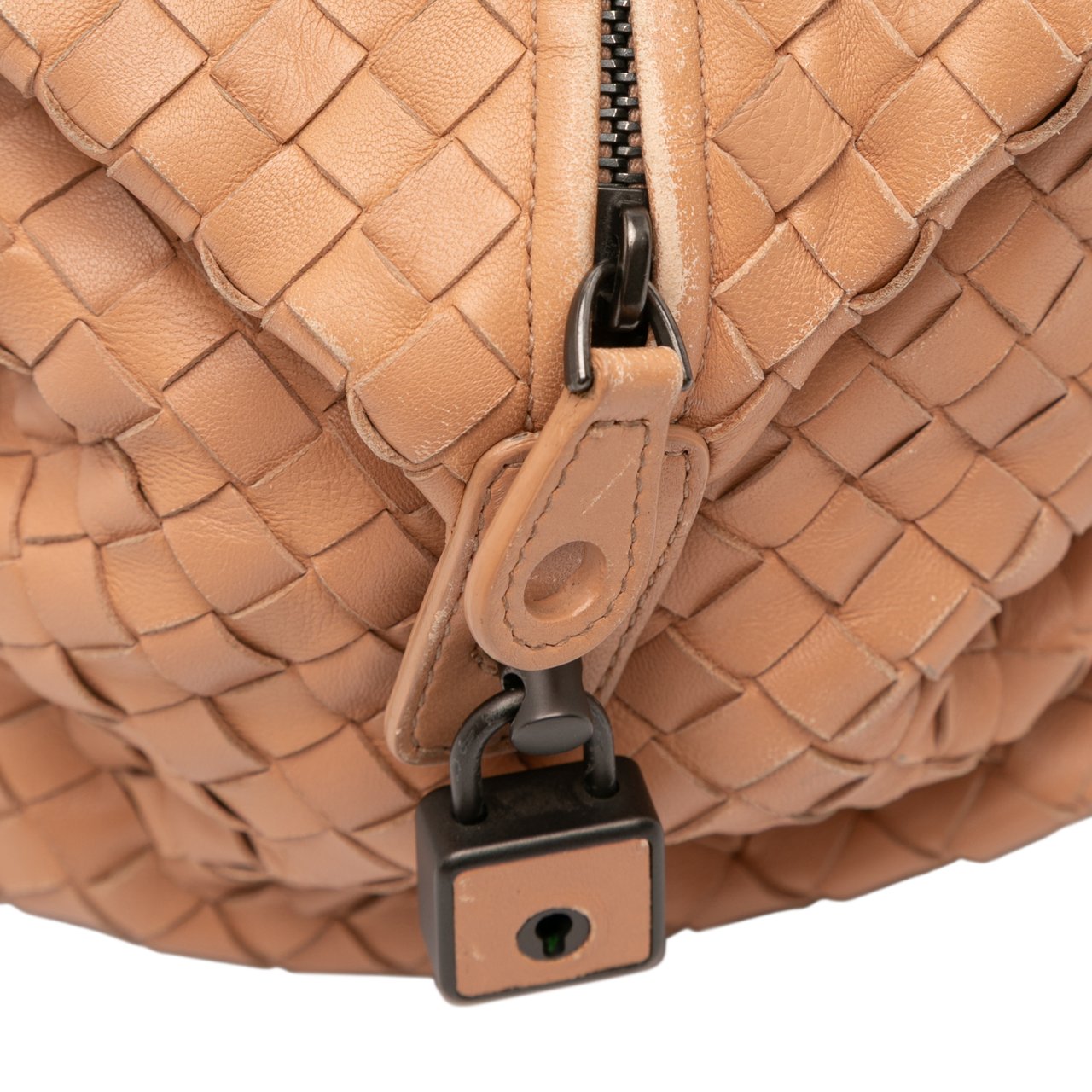 Bottega Veneta Nappa Intrecciato Montaigne Shoulder Bag Bruin
