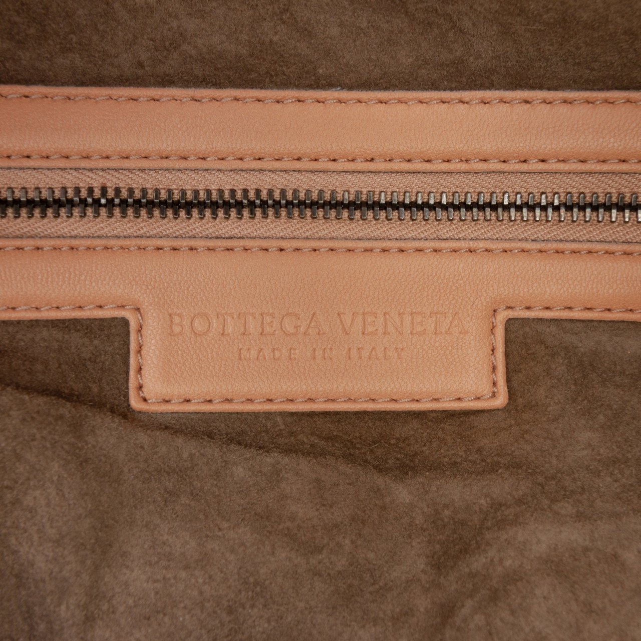 Bottega Veneta Nappa Intrecciato Montaigne Shoulder Bag Bruin