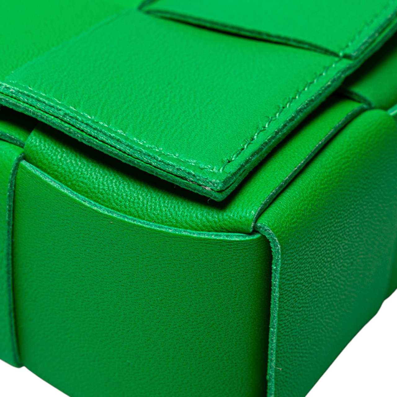 Bottega Veneta Candy Nappa Intrecciato Cassette Crossbody Groen