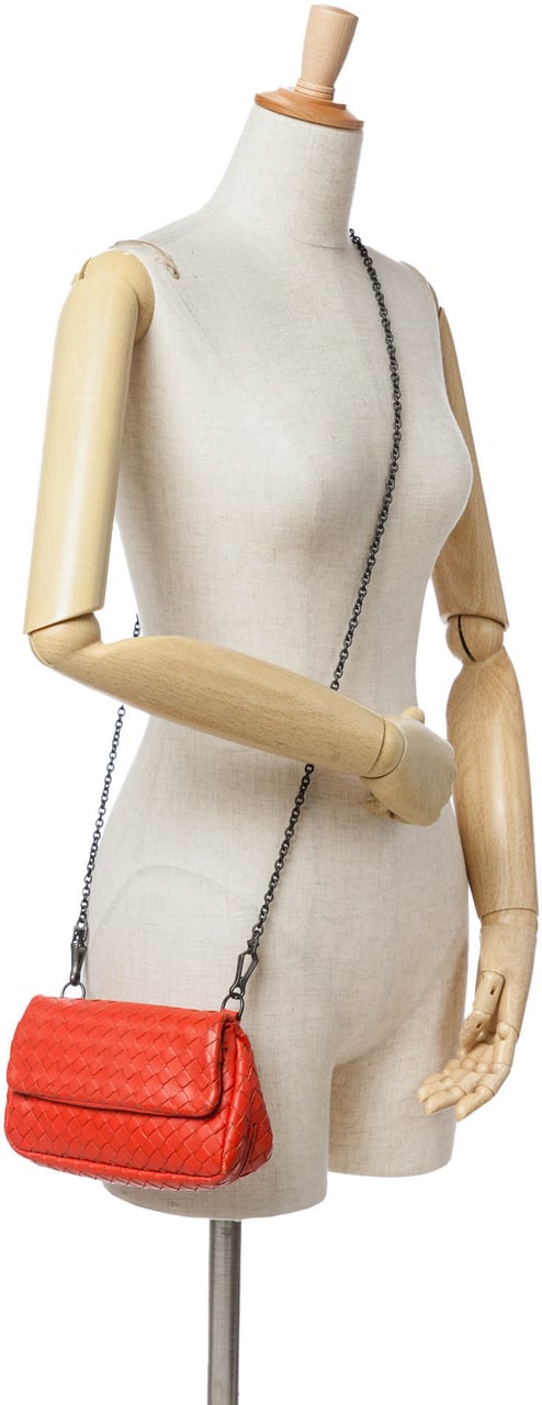 Bottega Veneta Intrecciato Chain Flap Crossbody Rood