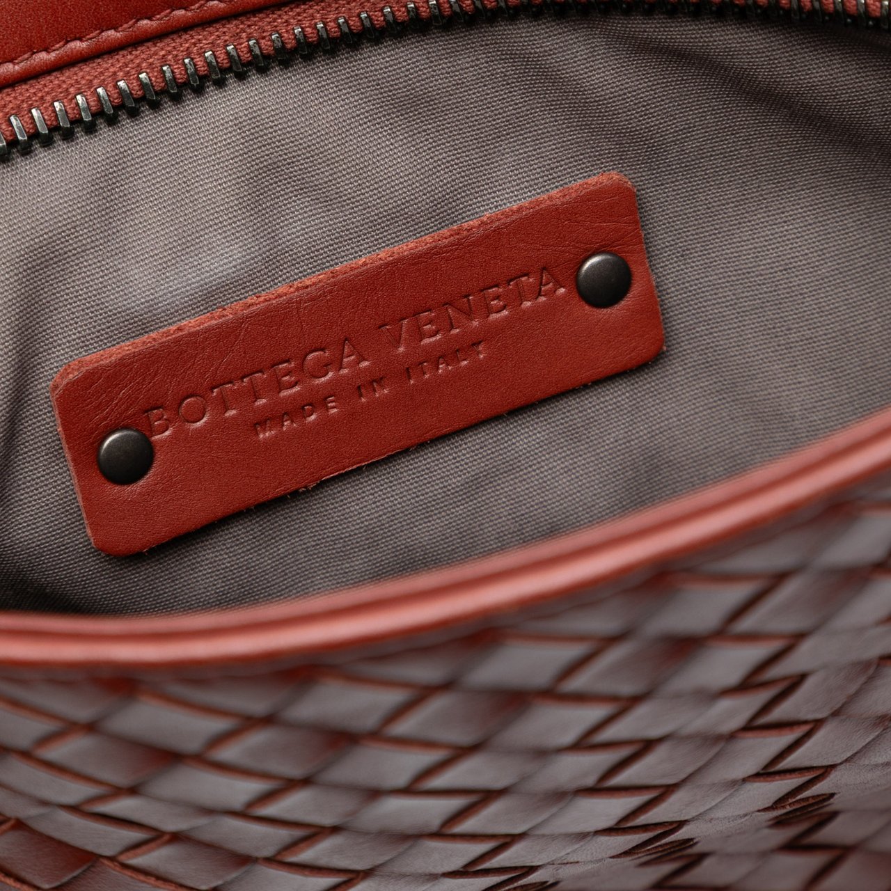 Bottega Veneta Nappa Intrecciato Crossbody Rood