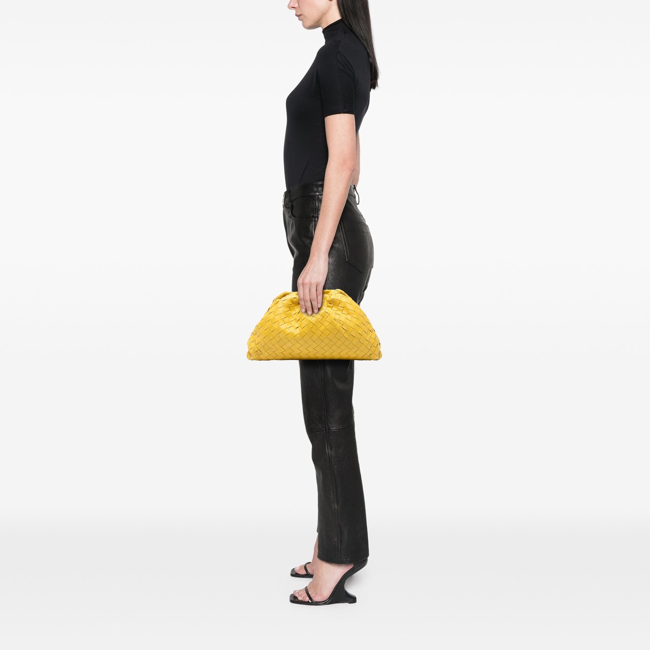Bottega Veneta Nappa Intrecciato The Pouch Geel