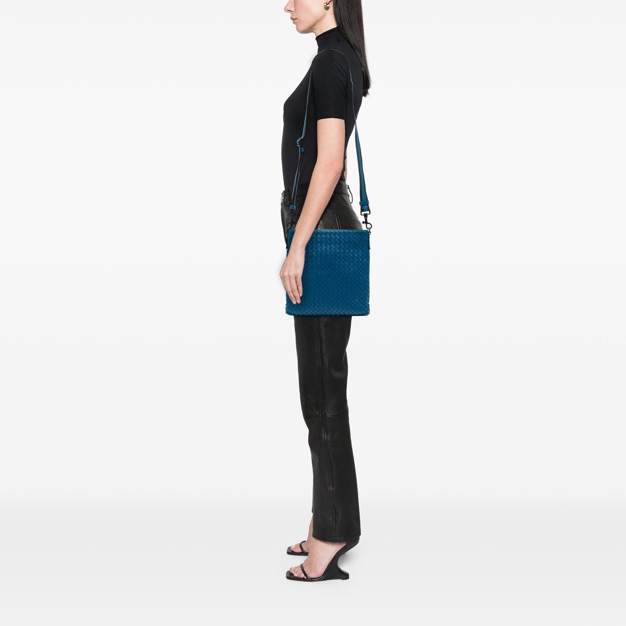 Bottega Veneta Nappa Intrecciato VN Crossbody Blauw
