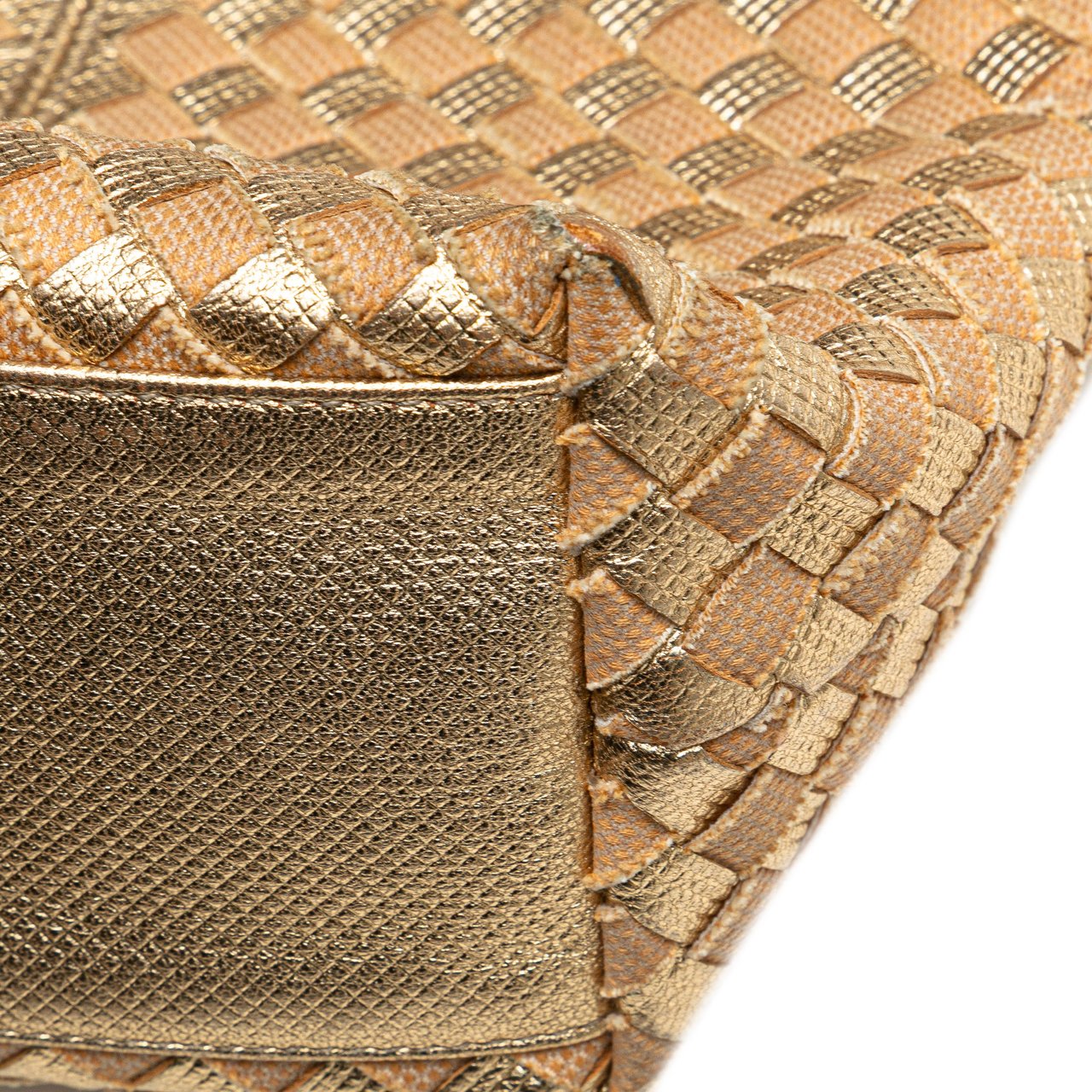 Bottega Veneta Calfskin Intrecciato Grommet Handbag Goud