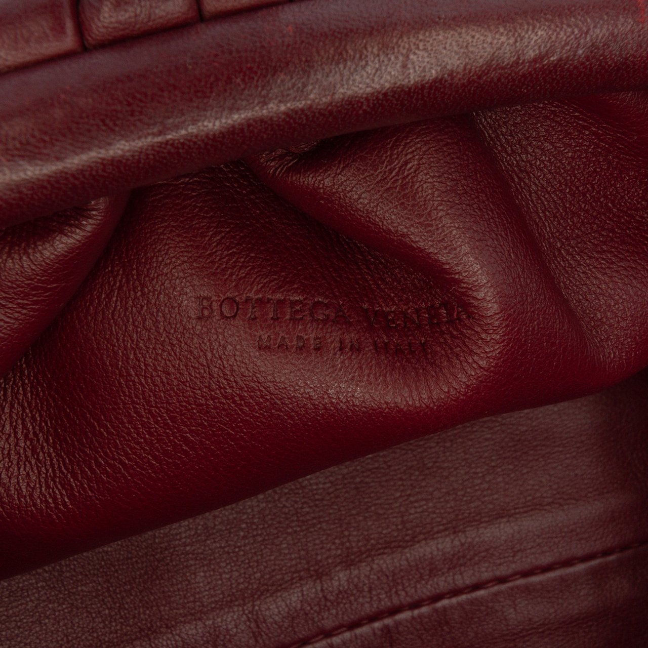 Bottega Veneta Lambskin The Mini Pouch Crossbody Rood