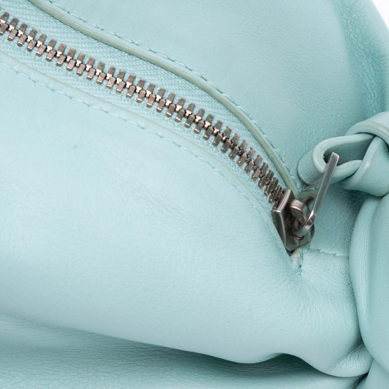 Bottega Veneta Mini Calfskin Double Knot Blauw