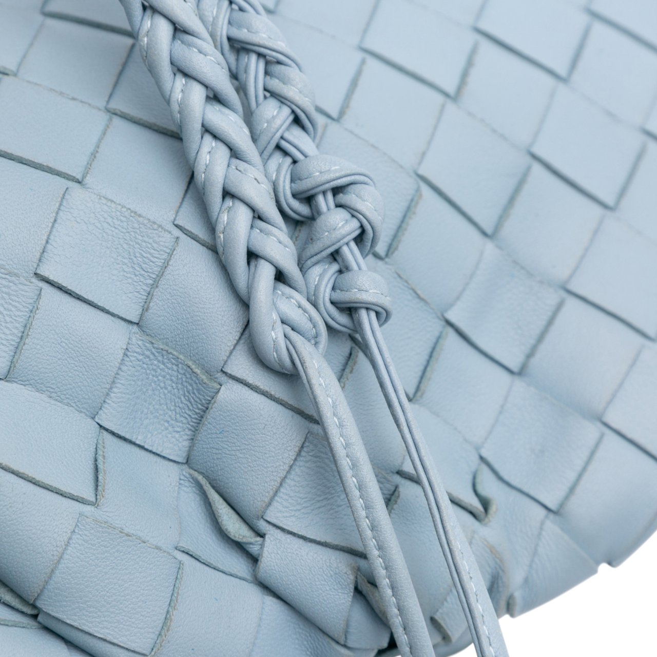 Bottega Veneta Nappa Intrecciato The Mini Pouch Crossbody Blauw