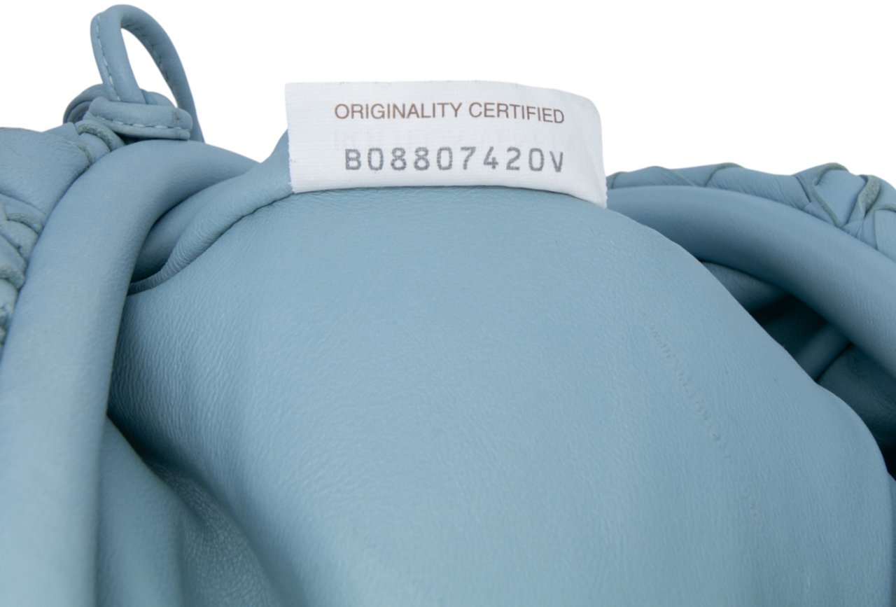 Bottega Veneta Nappa Intrecciato The Mini Pouch Crossbody Blauw