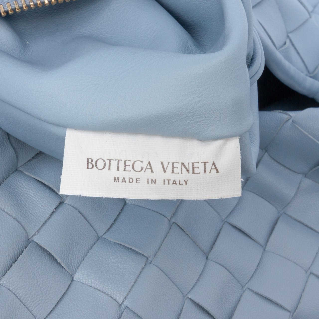 Bottega Veneta Small Calfskin Intrecciato Hop Hobo Blauw