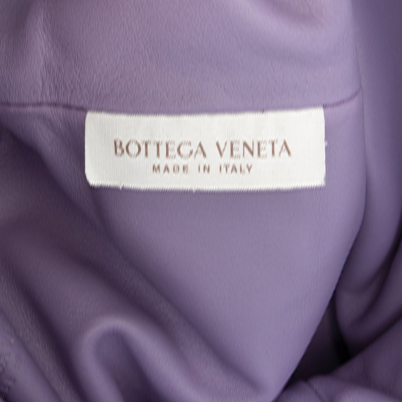 Bottega Veneta Lambskin The Mini Pouch Crossbody Paars