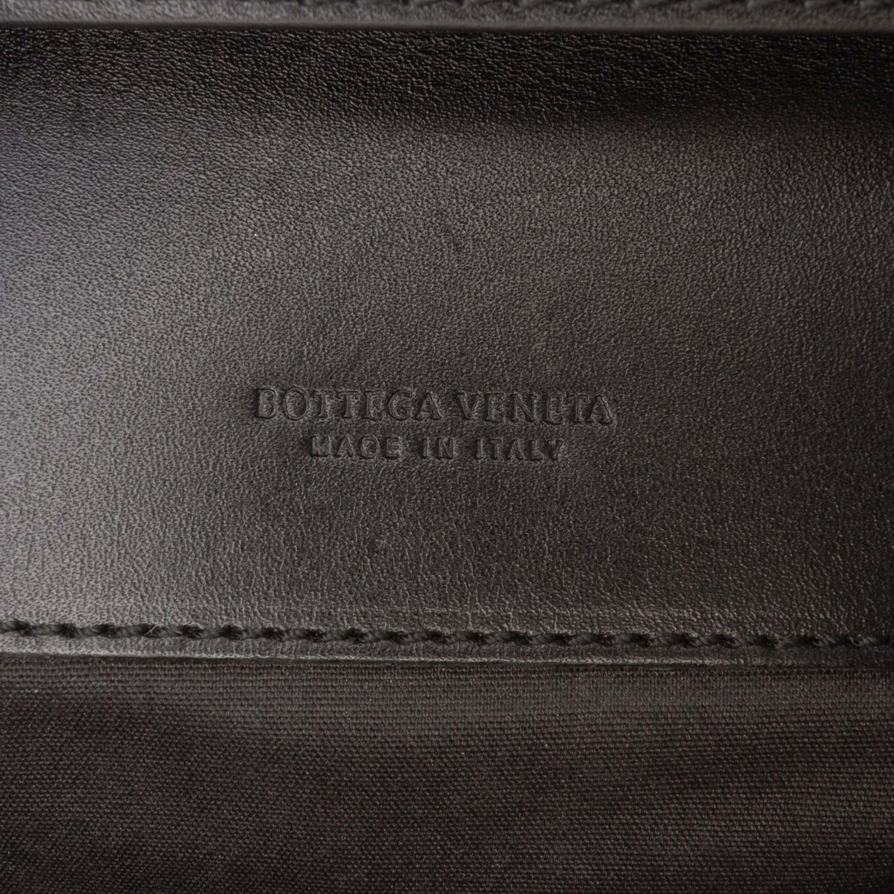 Bottega Veneta Intrecciato Trimmed Nappa Slide Lock Clutch Zwart