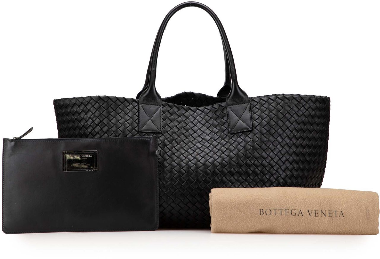 Bottega Veneta Medium Lambskin Intreccio Cabat Tote Zwart