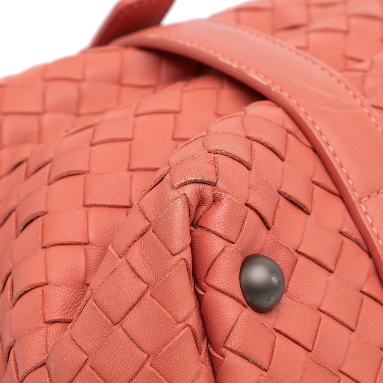 Bottega Veneta Nappa Intrecciato Montaigne Shoulder Bag Rood
