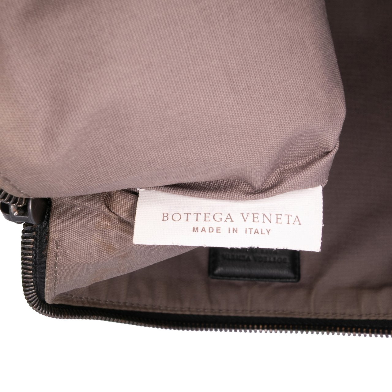 Bottega Veneta Large Nappa Intrecciato Flat Zip Biletto Pouch Zwart