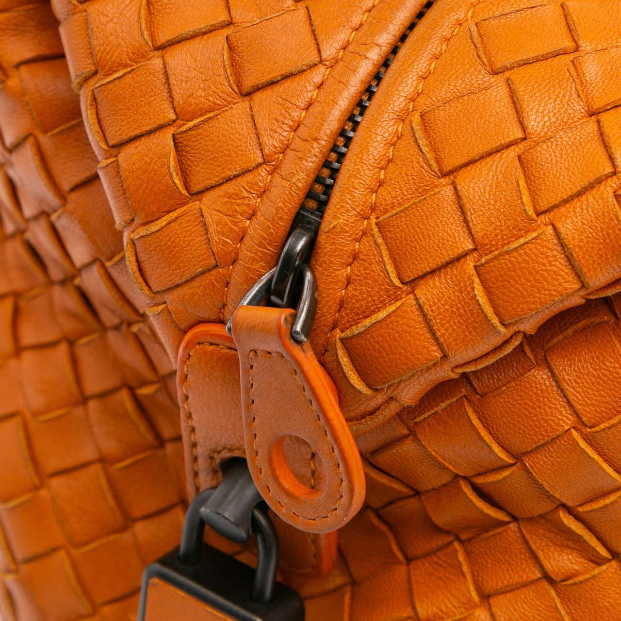 Bottega Veneta Nappa Intrecciato Montaigne Shoulder Bag Oranje