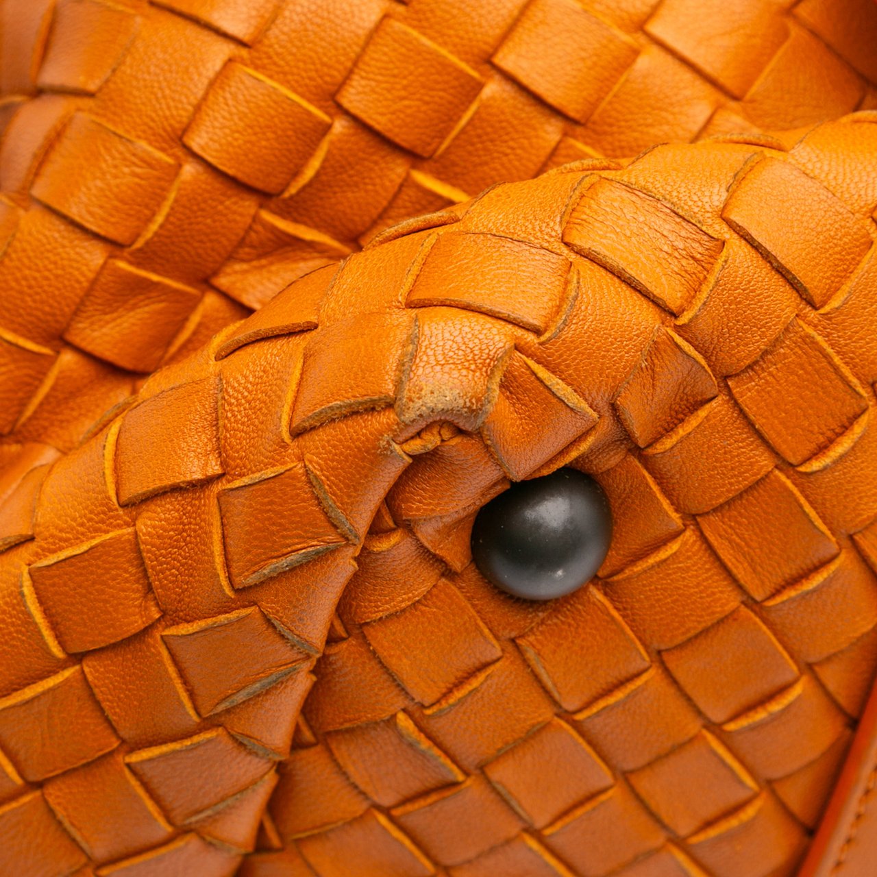 Bottega Veneta Nappa Intrecciato Montaigne Shoulder Bag Oranje