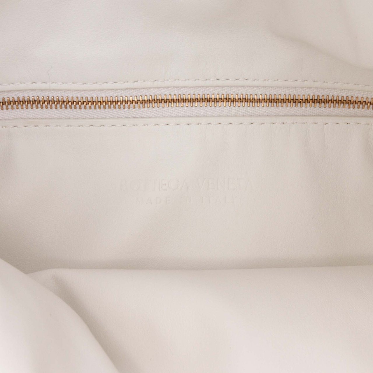 Bottega Veneta Small Calfskin Intrecciato Hop Hobo Wit