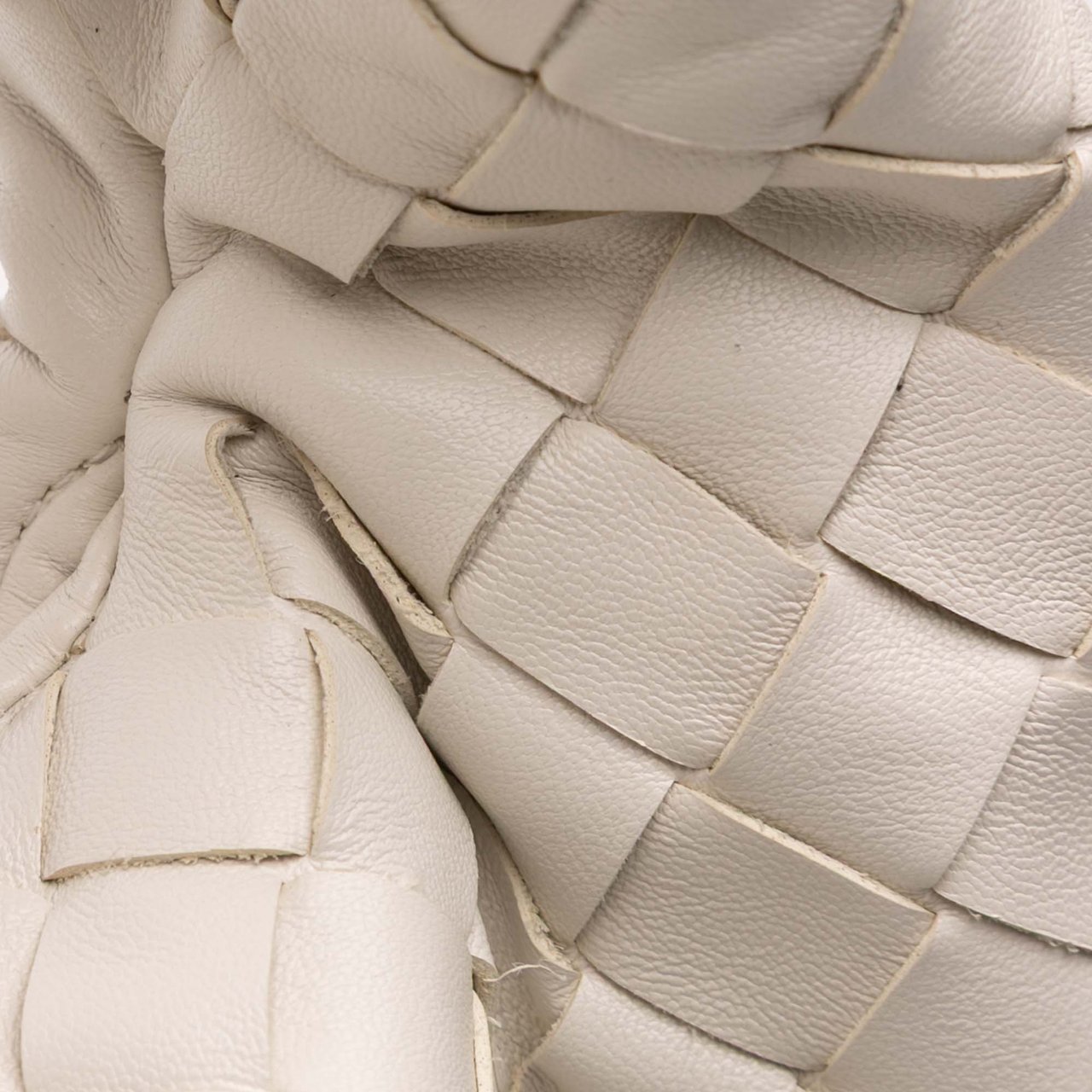 Bottega Veneta Small Calfskin Intrecciato Hop Hobo Wit