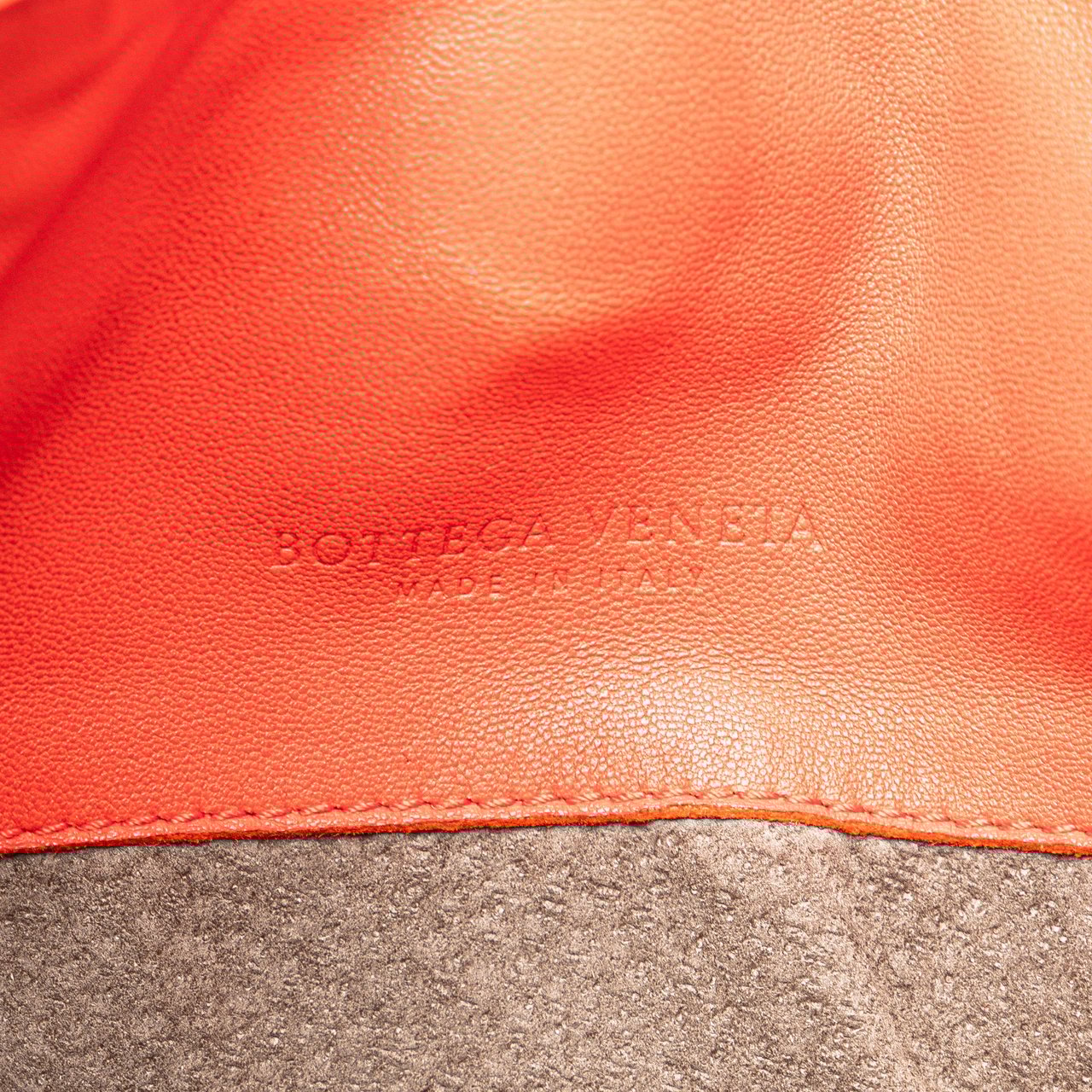 Bottega Veneta Nappa Intrecciato Parachute Tote Rood
