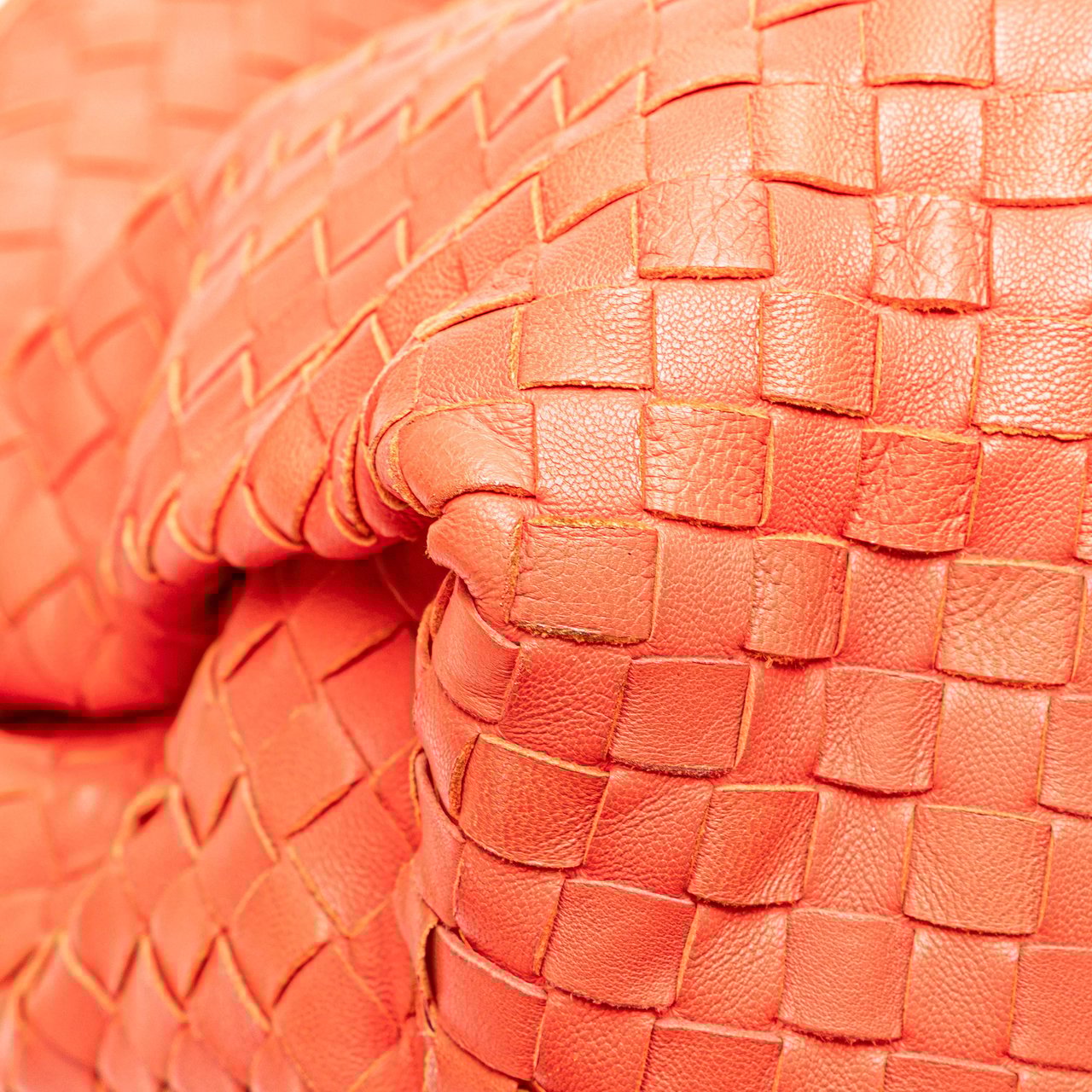 Bottega Veneta Nappa Intrecciato Parachute Tote Rood