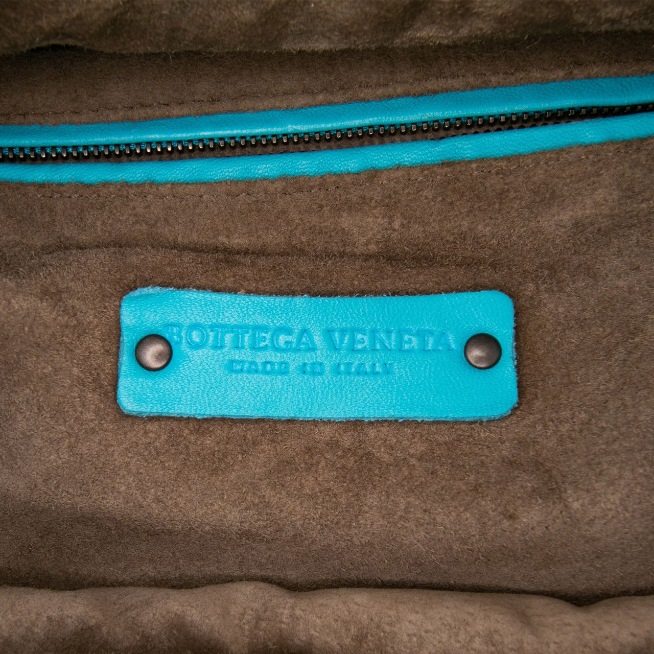 Bottega Veneta Nappa Intrecciato Cube Crossbody Blauw