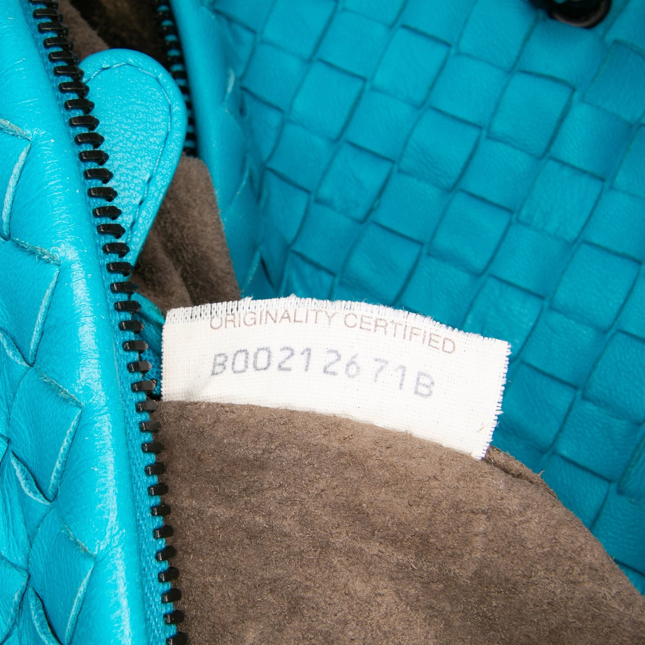 Bottega Veneta Nappa Intrecciato Cube Crossbody Blauw