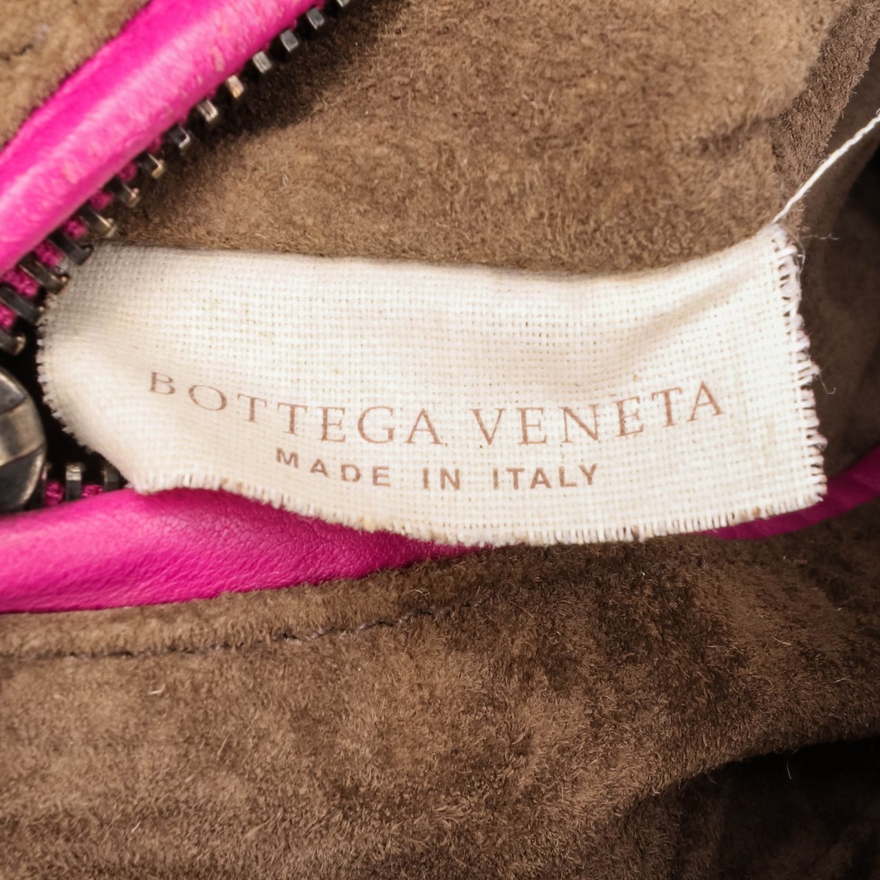 Bottega Veneta Nappa Intrecciato Cube Crossbody Roze