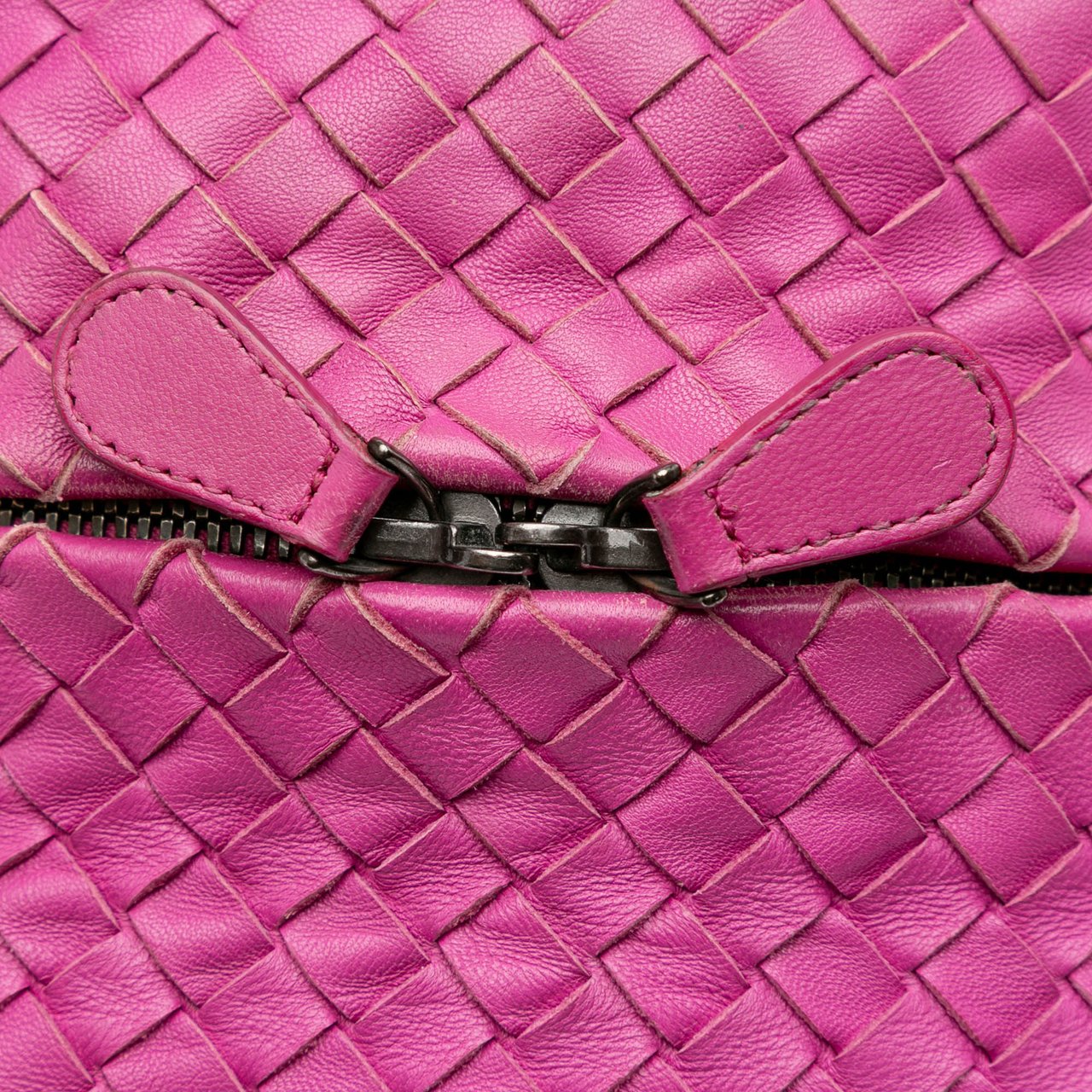 Bottega Veneta Nappa Intrecciato Cube Crossbody Roze