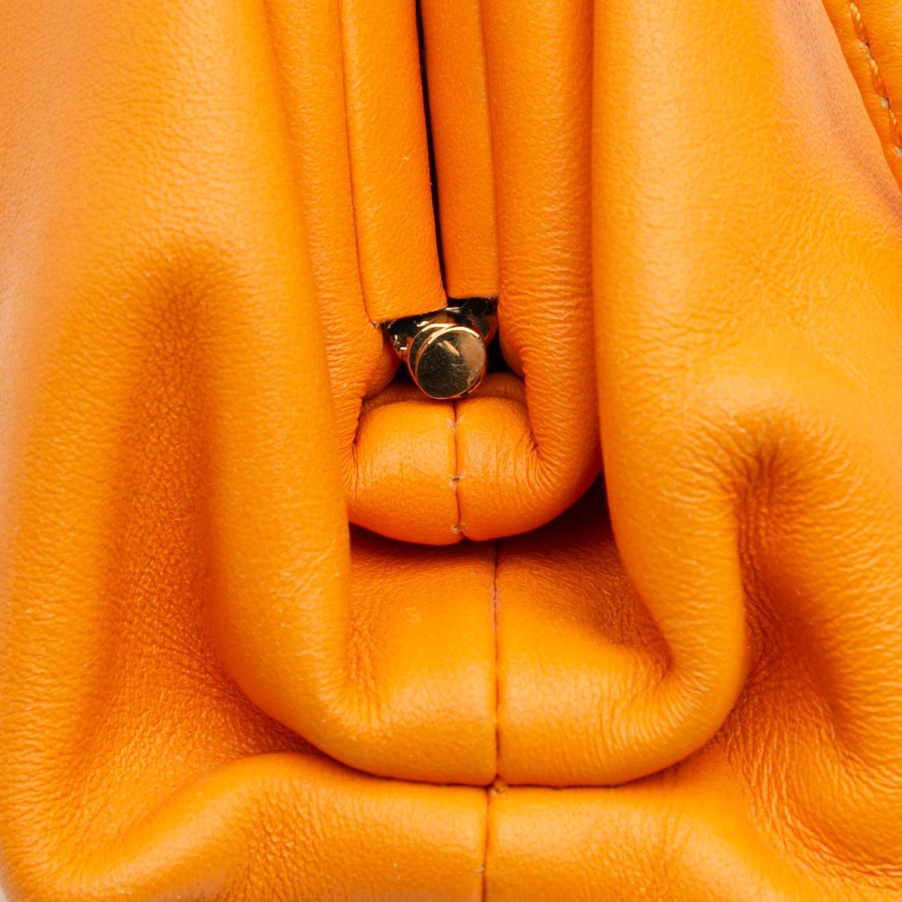 Bottega Veneta Lambskin The Mini Pouch Crossbody Oranje