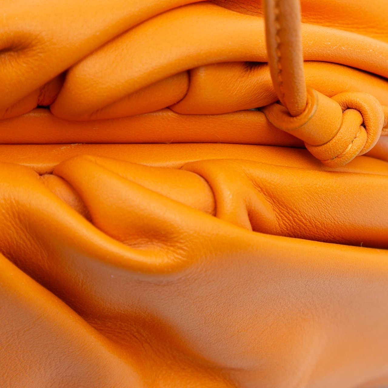 Bottega Veneta Lambskin The Mini Pouch Crossbody Oranje