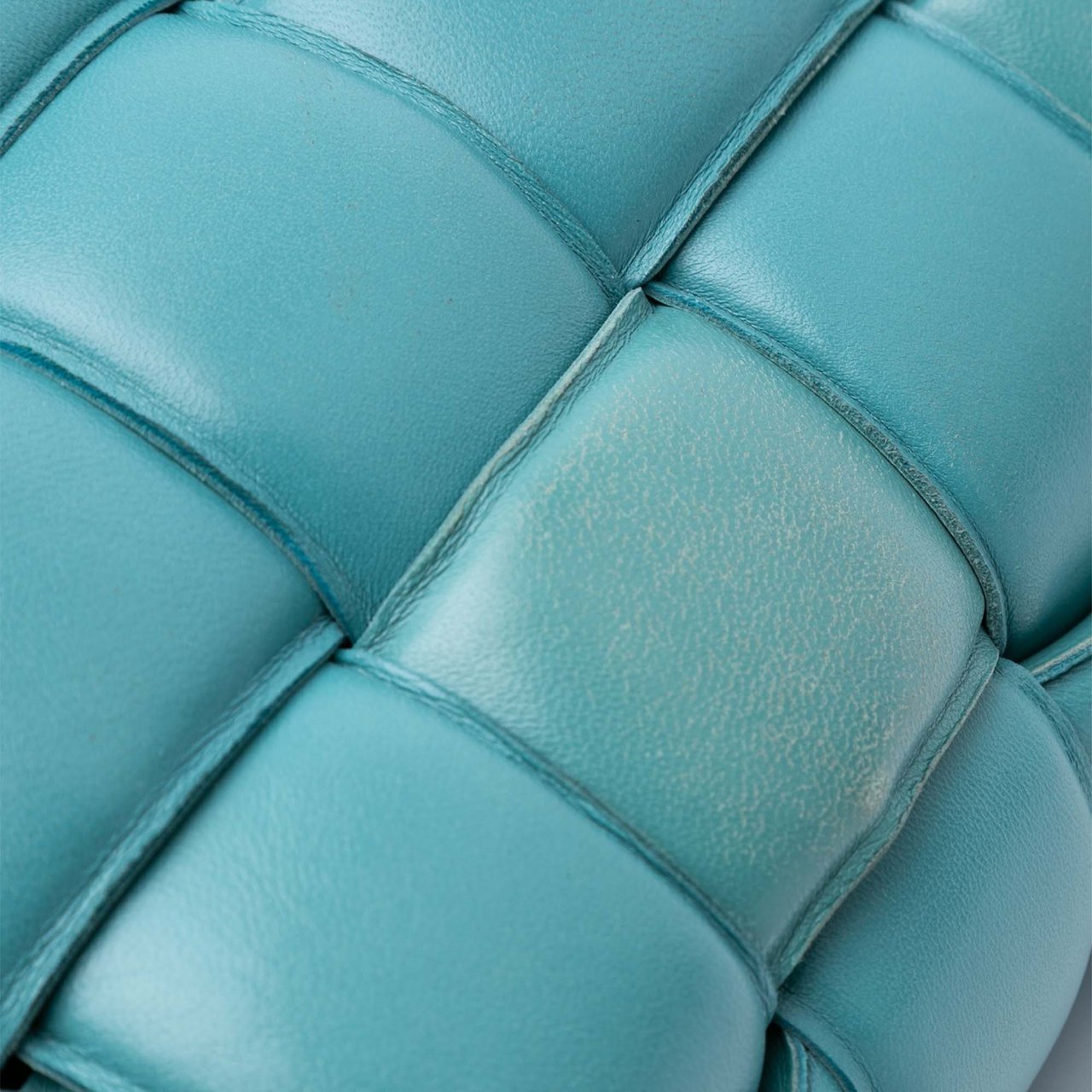 Bottega Veneta Nappa Intrecciato Padded Cassette Crossbody Blauw