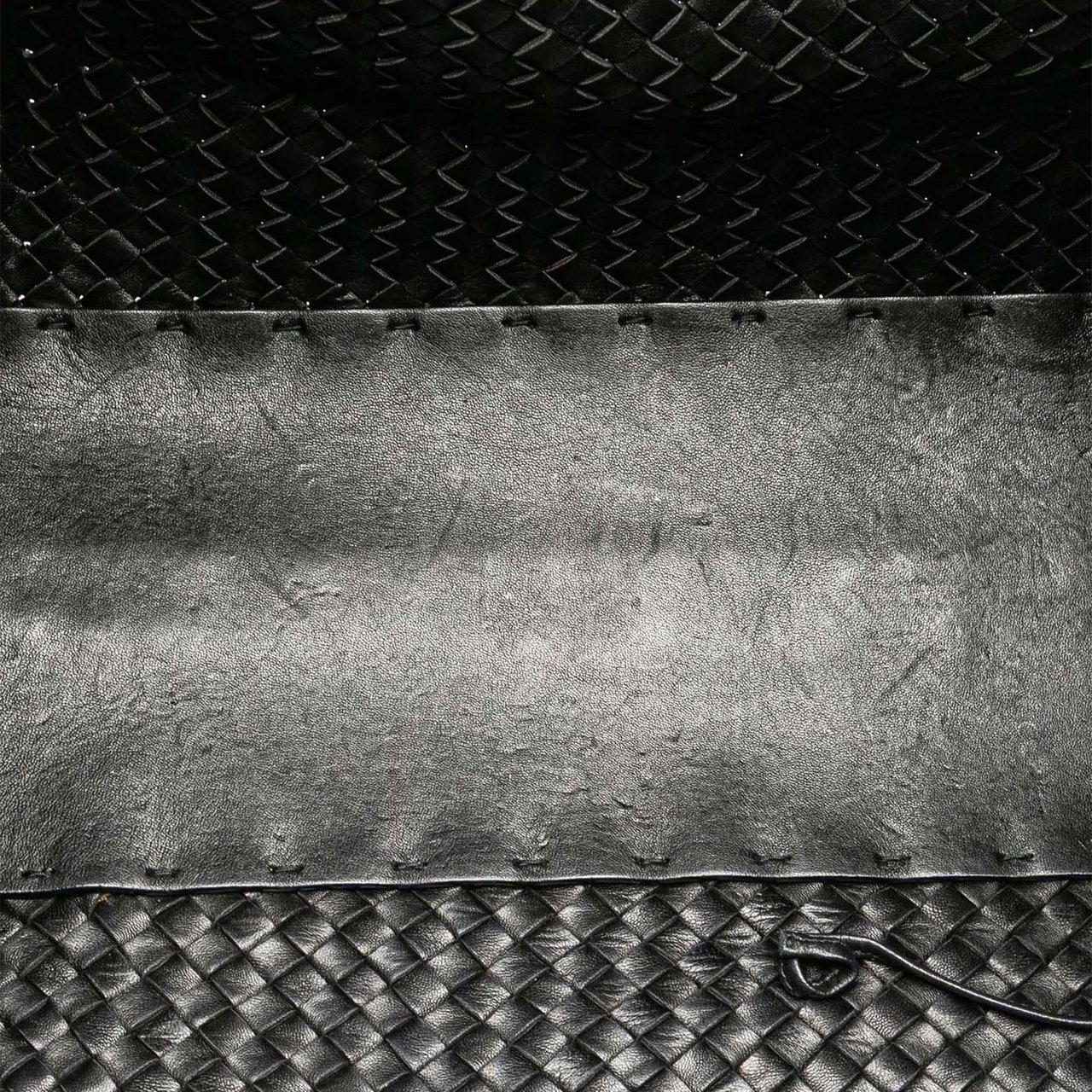 Bottega Veneta Medium Lambskin Intreccio Cabat Tote Zwart