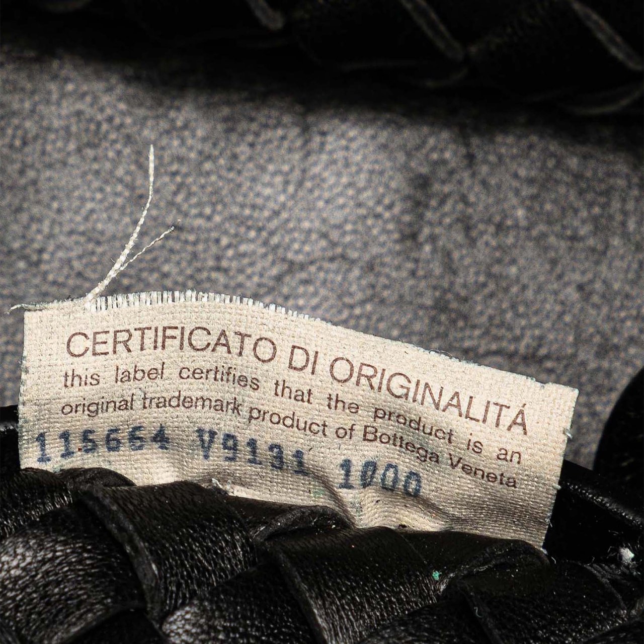 Bottega Veneta Medium Lambskin Intreccio Cabat Tote Zwart