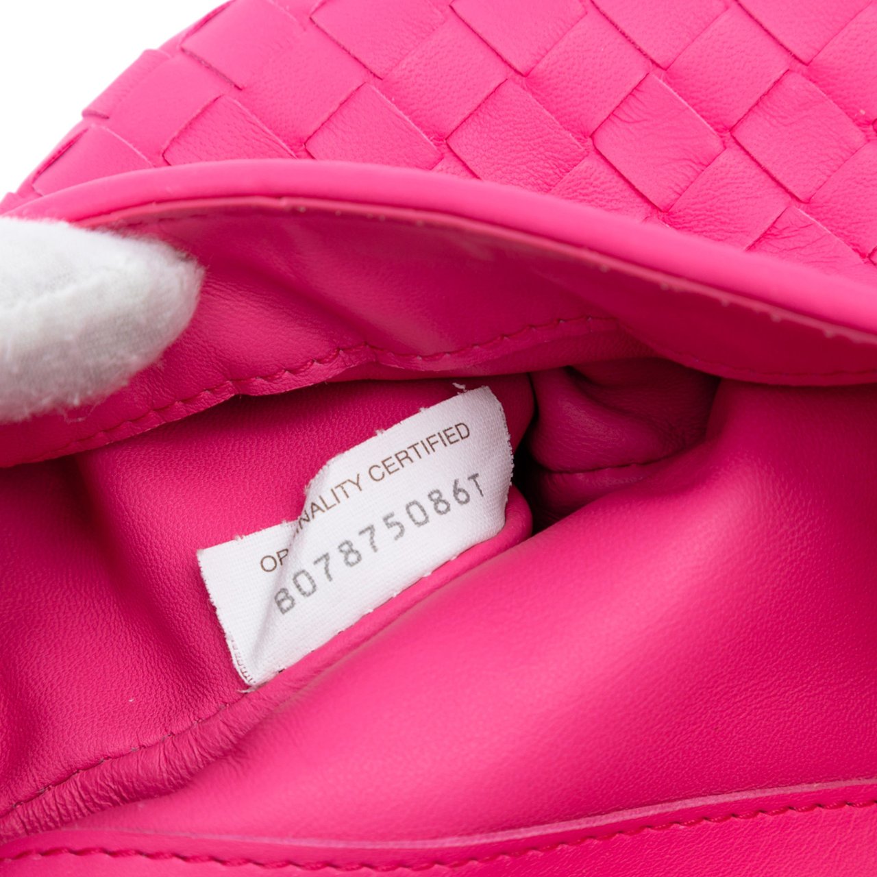 Bottega Veneta Nappa Intrecciato Flap Crossbody Roze