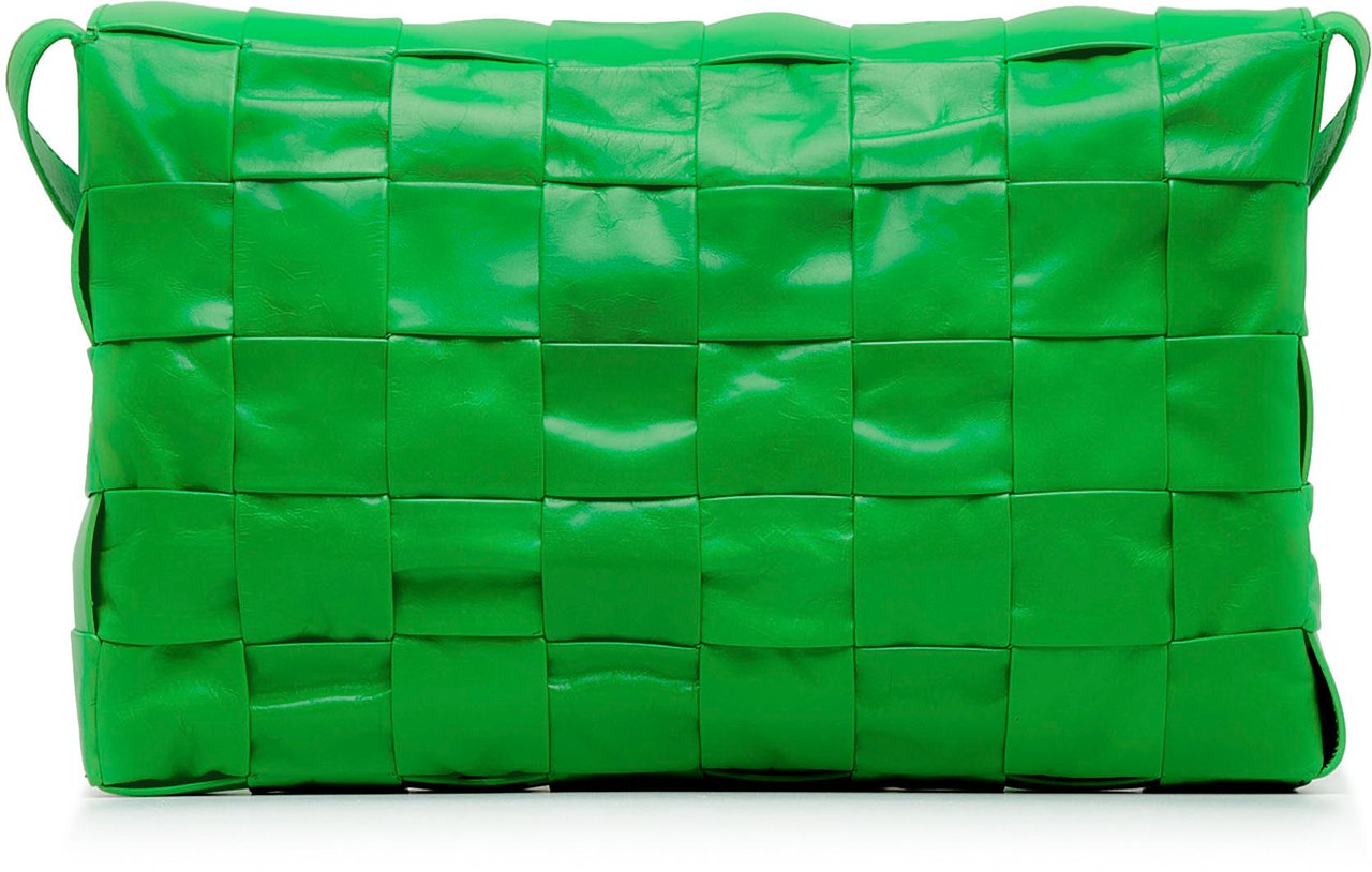 Bottega Veneta Maxi Paper Calfskin Intrecciato Cassette Crossbody Groen