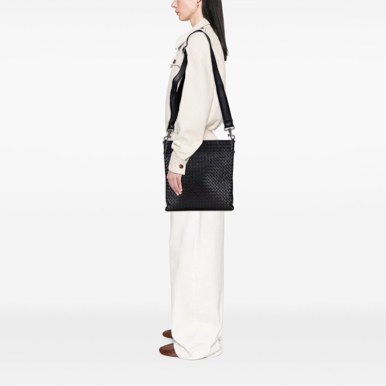 Bottega Veneta Leather Intrecciato Crossbody Zwart